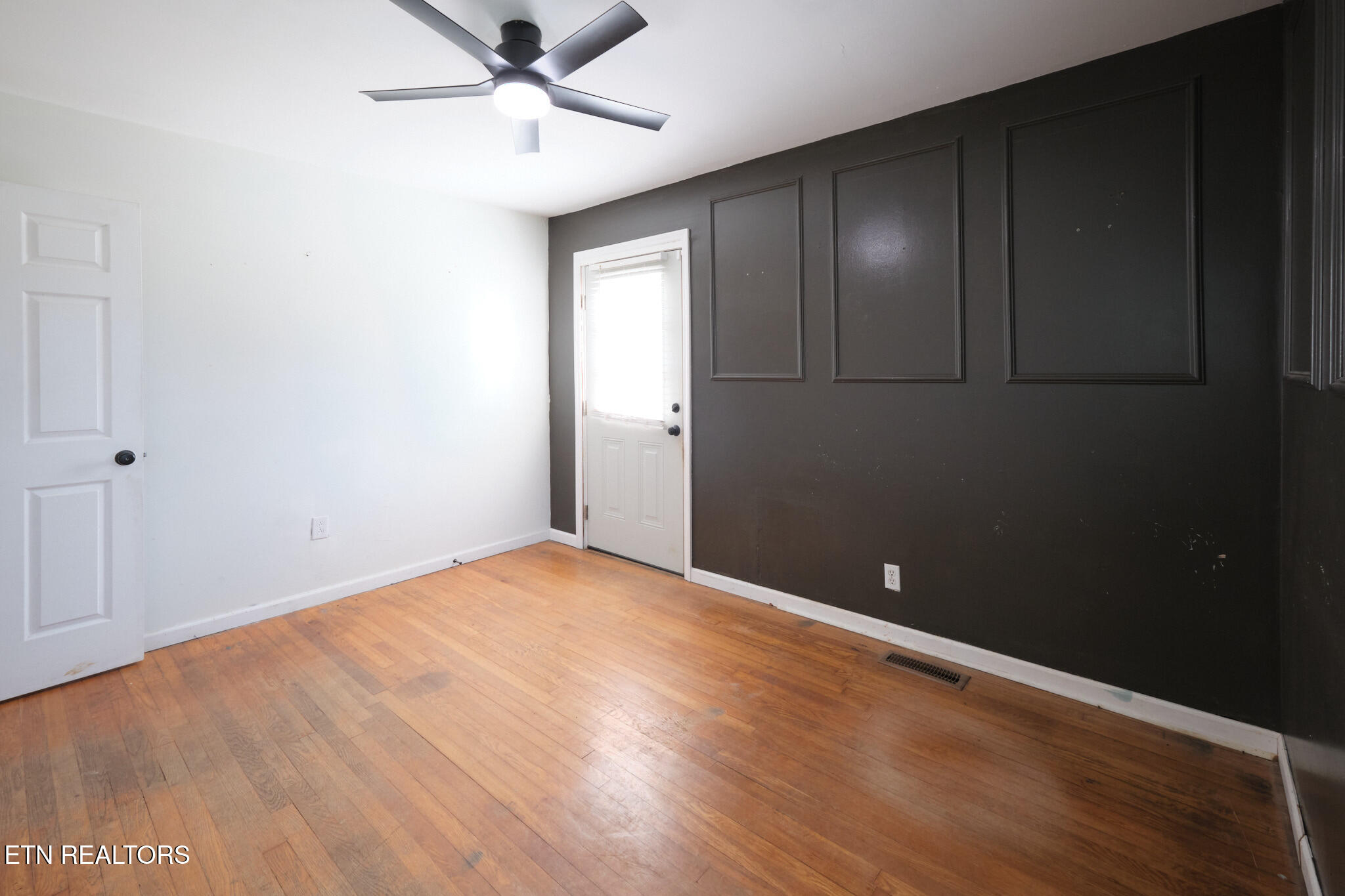 548 Murray Road Northwest Knoxville, TN 37912 - Photo 23 of 56 548 Murray Dr 17