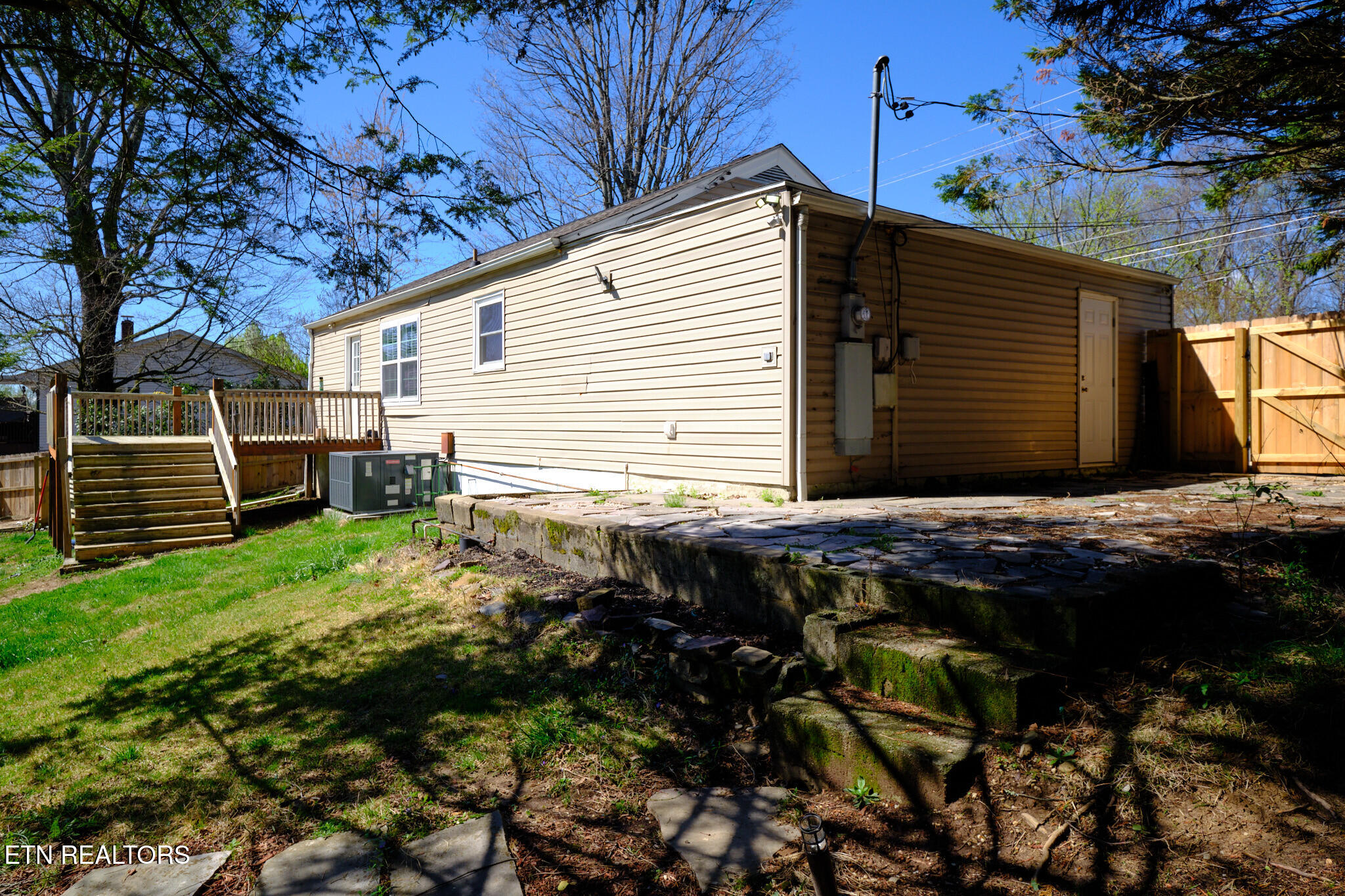 548 Murray Road Northwest Knoxville, TN 37912 - Photo 35 of 56 548 Murray Dr 38