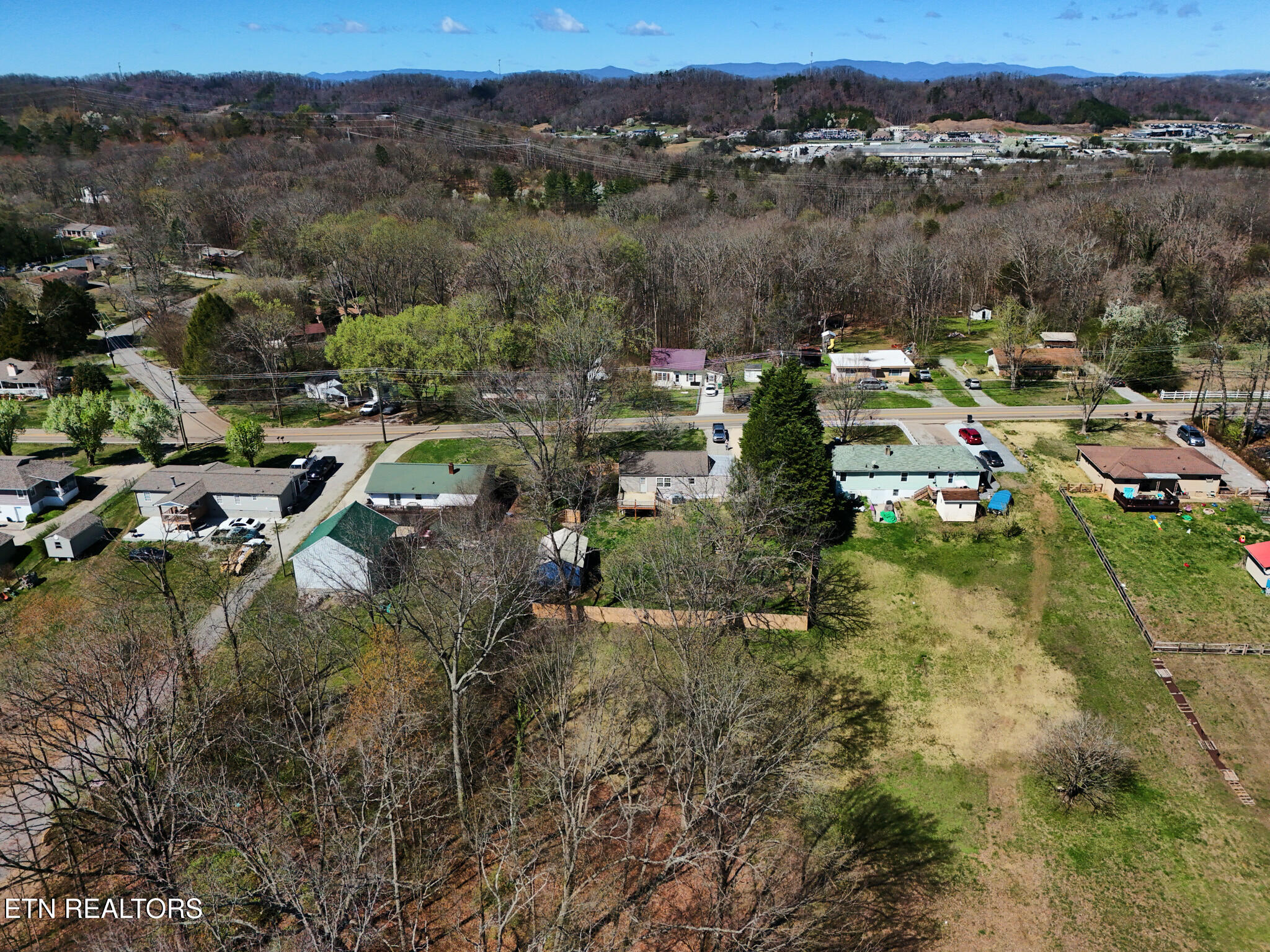 548 Murray Road Northwest Knoxville, TN 37912 - Photo 55 of 56 548 Murray Dr 60