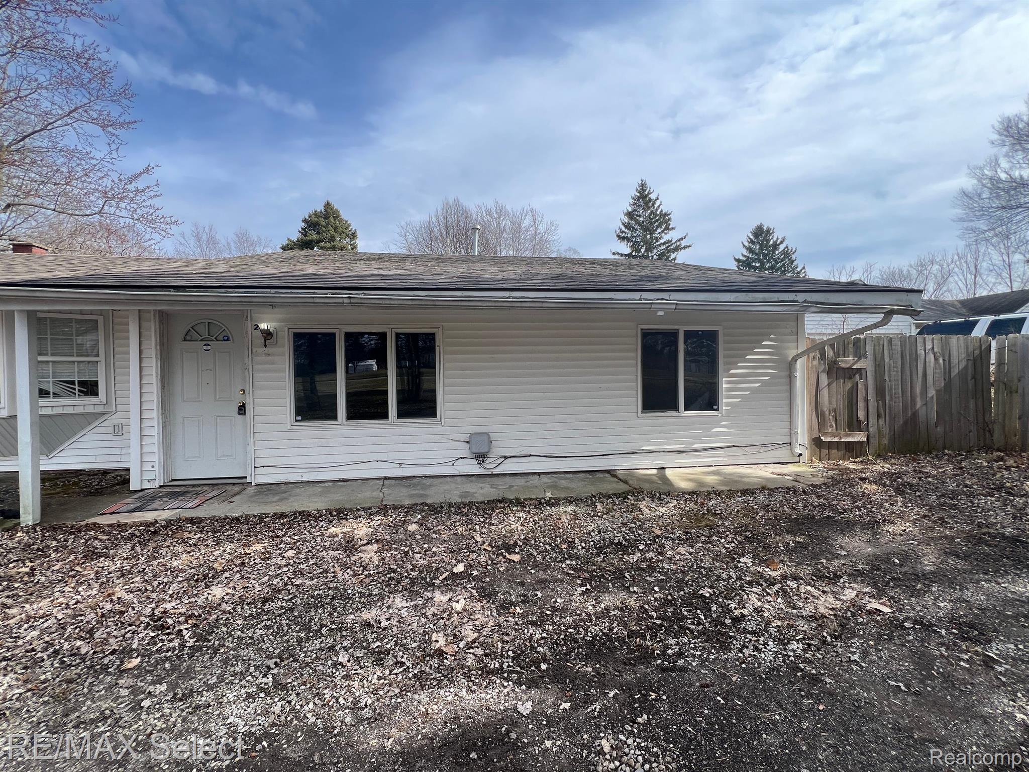 3211 South Center Road Burton, MI 48519 - Photo 15 of 30 Gallery Image 15