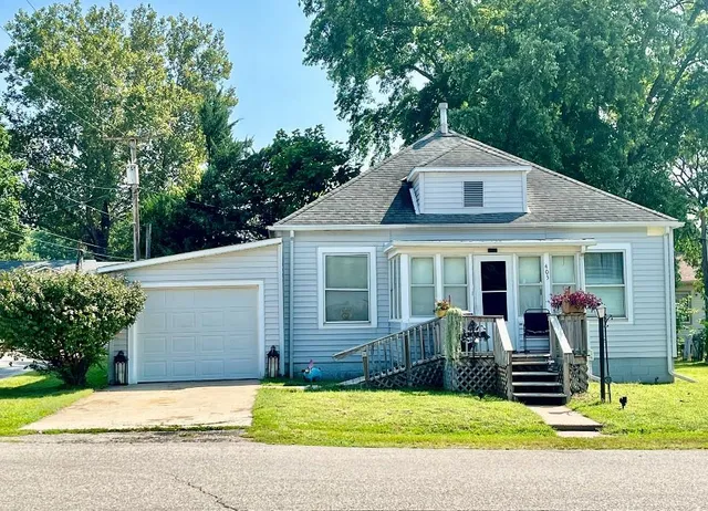 $129,950 | 403 North 7th Street, Wathena, KS 66090