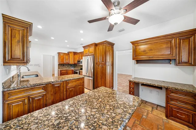 $9,500 | 1039 Hardee Road, Unit 1039, Coral Gables, FL 33146