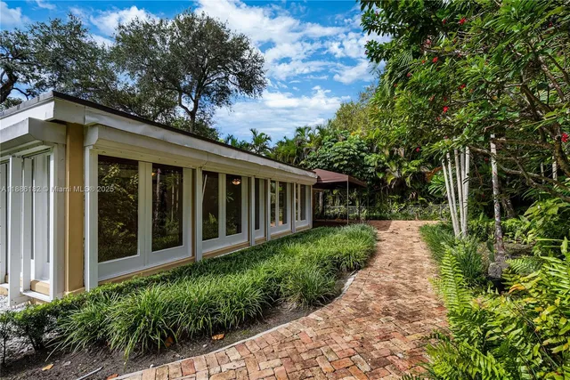 $9,500 | 1039 Hardee Road, Unit 1039, Coral Gables, FL 33146