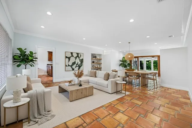 $9,500 | 1039 Hardee Road, Unit 1039, Coral Gables, FL 33146