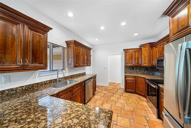 $9,500 | 1039 Hardee Road, Unit 1039, Coral Gables, FL 33146