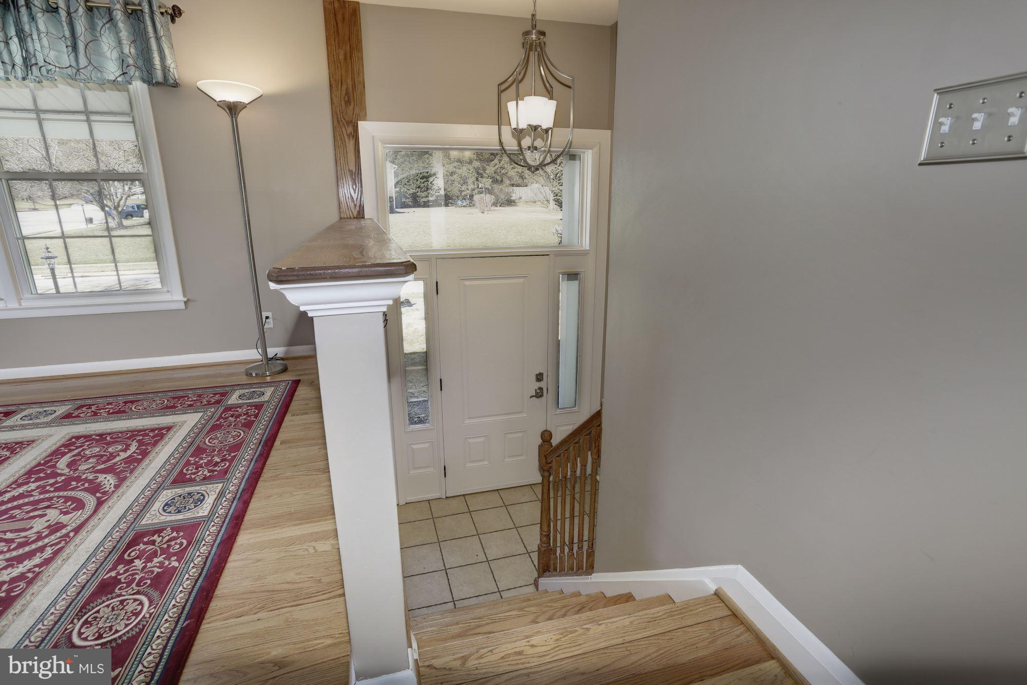 8621 Valleyfield Road Lutherville-Timonium, MD 21093 - Photo 3 of 29 Split foyer entry with ceramic floor