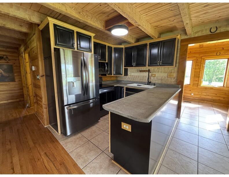 792 Tuggle Road Lancaster, KY 40444 - Photo 10 of 39 Kitchen