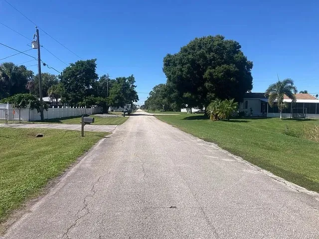 $5,000 | 2618 Southeast 38th Trail, Okeechobee, FL 34974