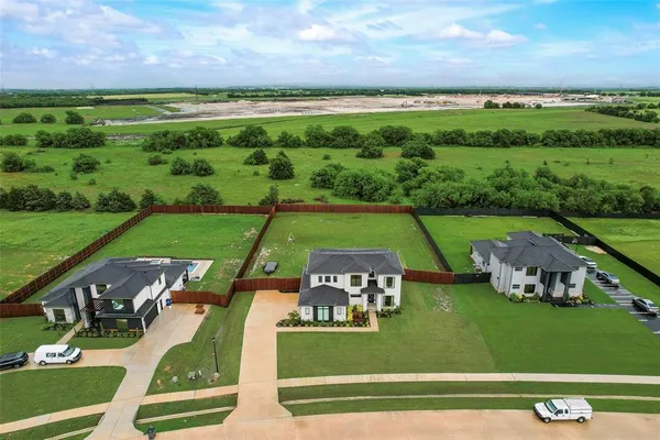 $789,000 | 418 Whispering Way, Red Oak, TX 75154
