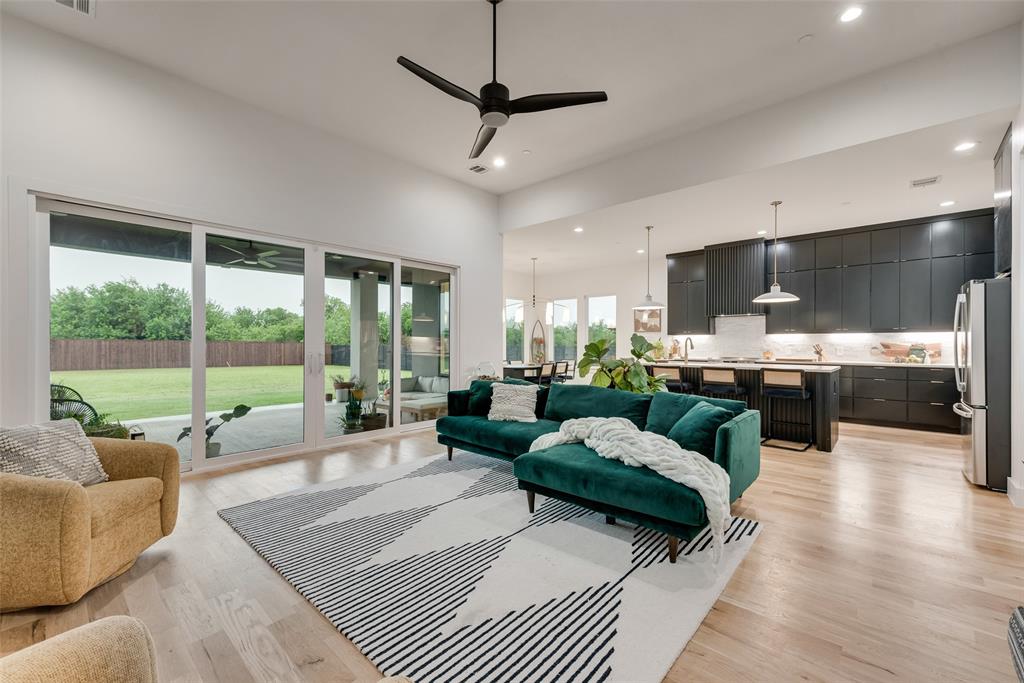 418 Whispering Way Red Oak, TX 75154 - Photo 12 of 39