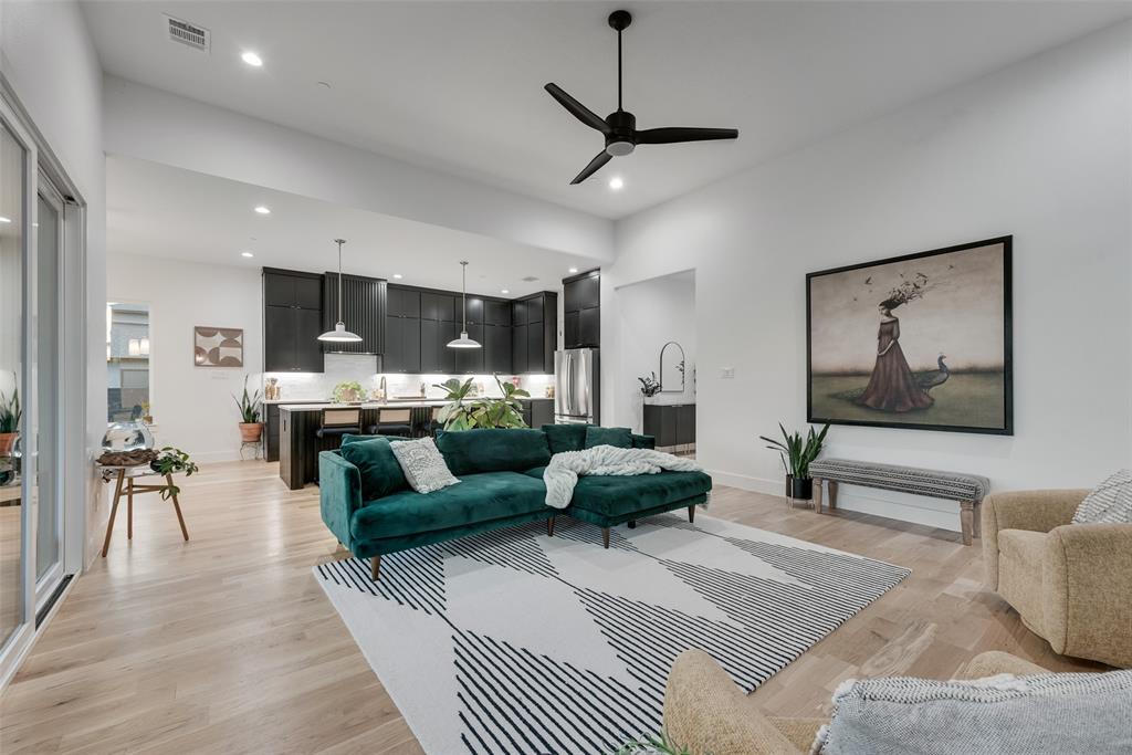 418 Whispering Way Red Oak, TX 75154 - Photo 13 of 39