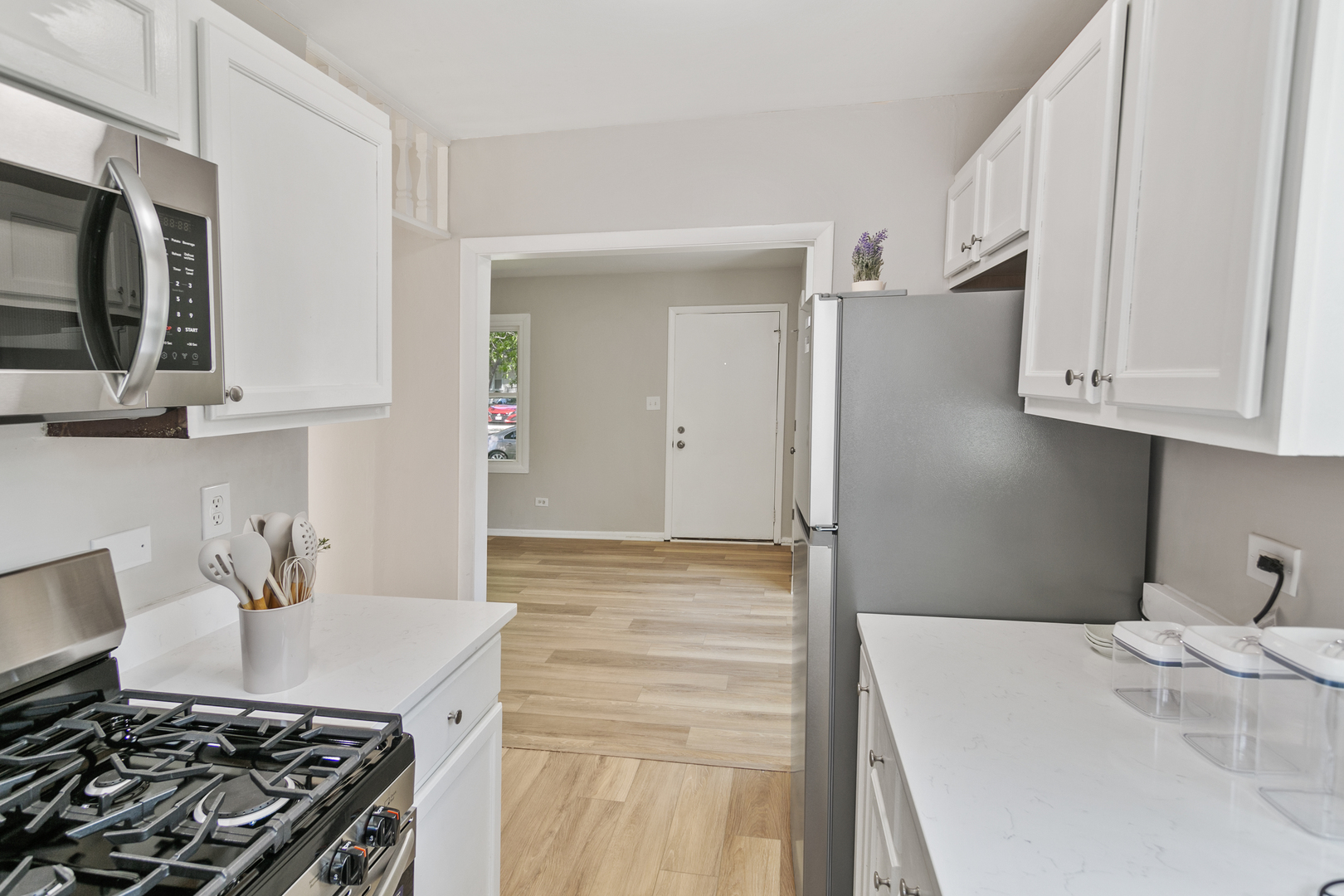 2110 Delaware Road Waukegan, IL 60087 - Photo 6 of 23