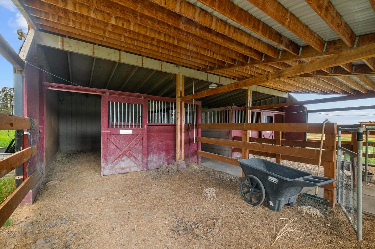 60359 Arnold Market Road Bend, OR 97702 - Photo 60 of 64 foaling barn with 2-stalls w/ runs and tack-room