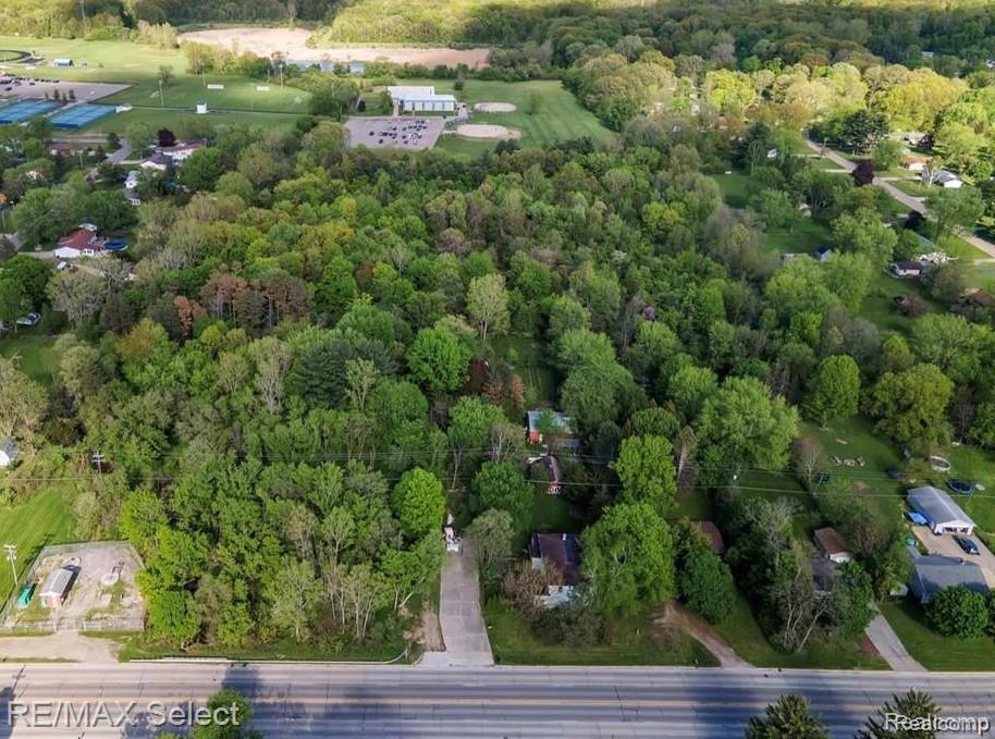 4180 North Genesee Road Flint, MI 48506 - Photo 2 of 3