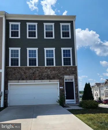 $2,200 | 12 Stafford Place, Falling Waters, WV 25419
