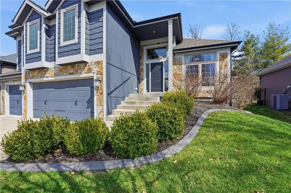 $544,900 | 6015 North Ames Avenue, Kansas City, MO 64151