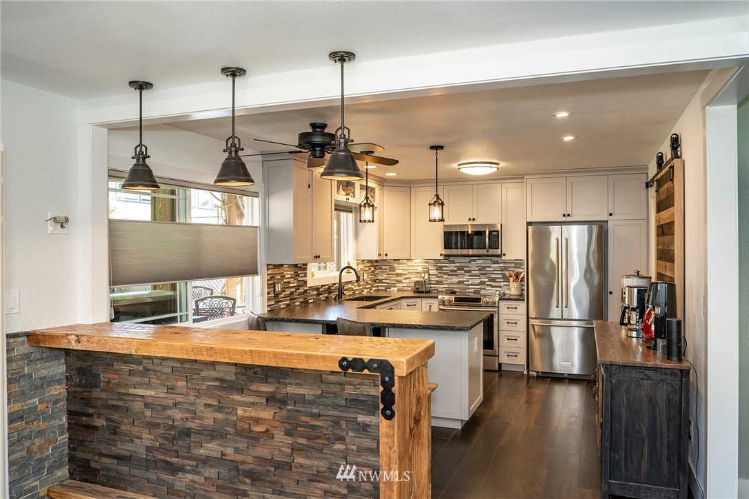 4203 Robin Road West University Place, WA 98466 - Photo 11 of 30 Gallery Image 11