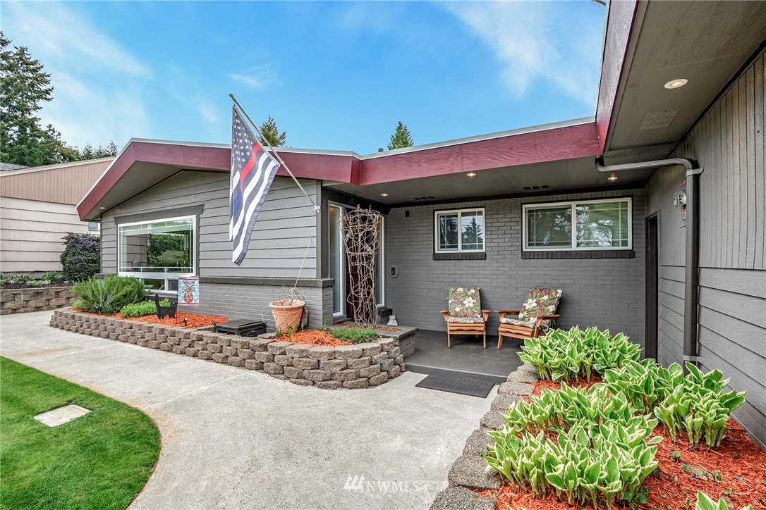 4203 Robin Road West University Place, WA 98466 - Photo 3 of 30 Gallery Image 3