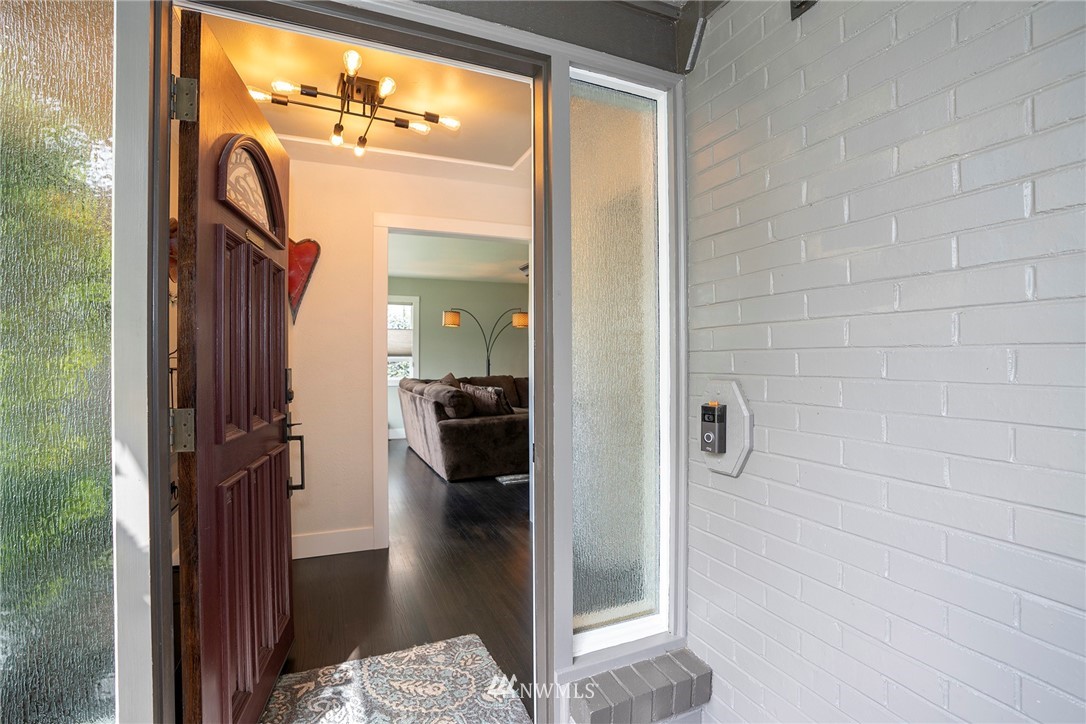 4203 Robin Road West University Place, WA 98466 - Photo 4 of 30 Gallery Image 4