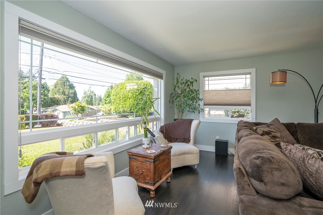 4203 Robin Road West University Place, WA 98466 - Photo 6 of 30 Gallery Image 6