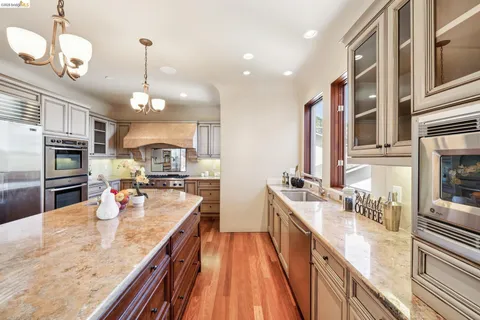 $2,475,000 | 6611 Elverton Drive, Oakland, CA 94611