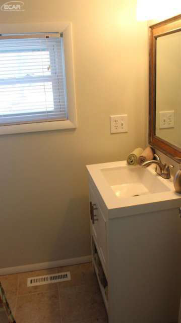 7107 North Seymour Road Flushing, MI 48433 - Photo 14 of 24 20427735-13.JPG