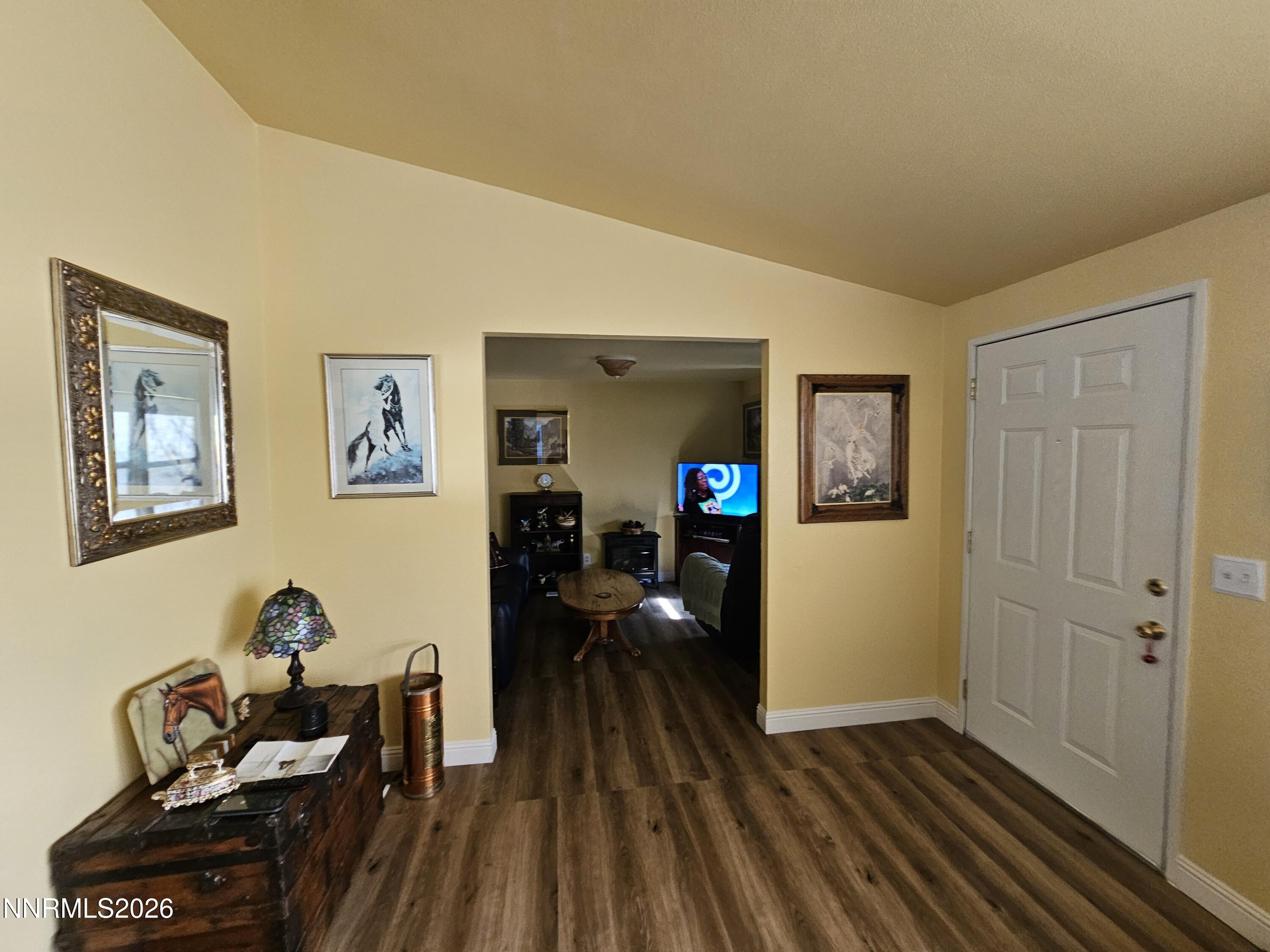 118 Mark Street Gardnerville, NV 89410 - Photo 5 of 15 f3438288-cd2d-4f6b-bede-59fe7271ba92-1_a