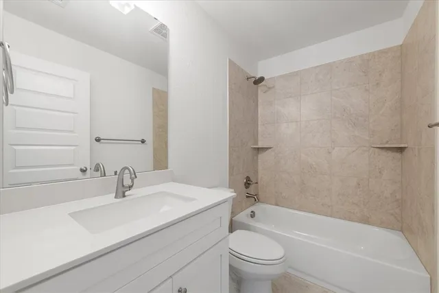 $1,800 | 1226 Elm Court, Runaway Bay, TX 76426