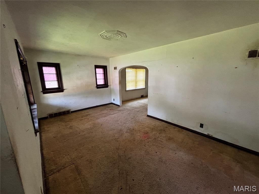 2814 Walton Road St. Louis, MO 63114 - Photo 3 of 32 Gallery Image 3