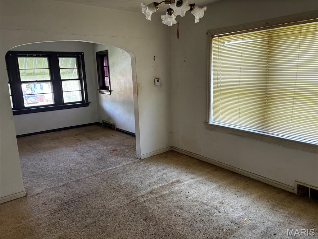 2814 Walton Road St. Louis, MO 63114 - Photo 5 of 32 Gallery Image 5