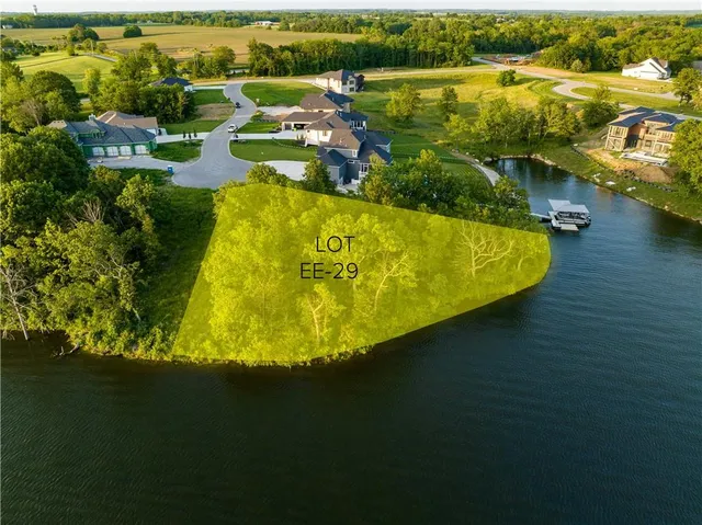 $1,397,000 | 12 Omaha Circle, Lake Winnebago, MO 64034