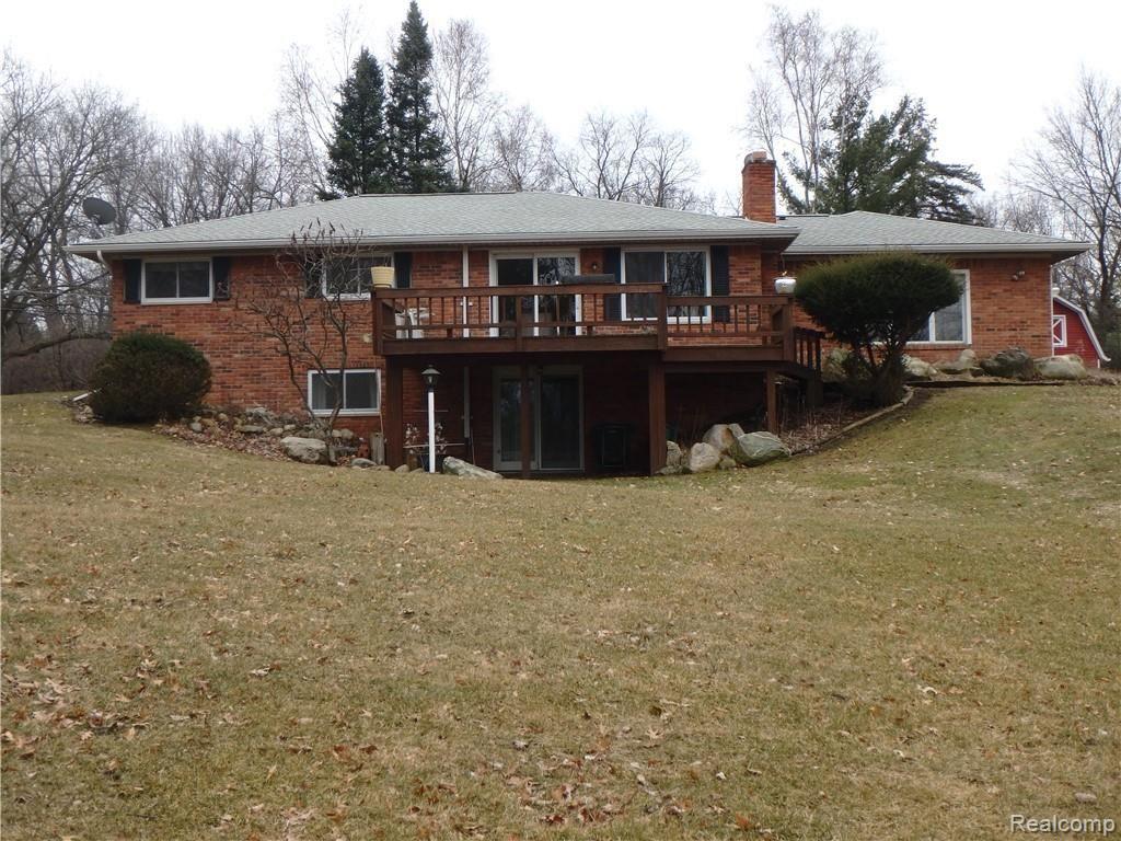 8770 Big Lake Road Clarkston, MI 48346 - Photo 19 of 20 P3210334.JPG