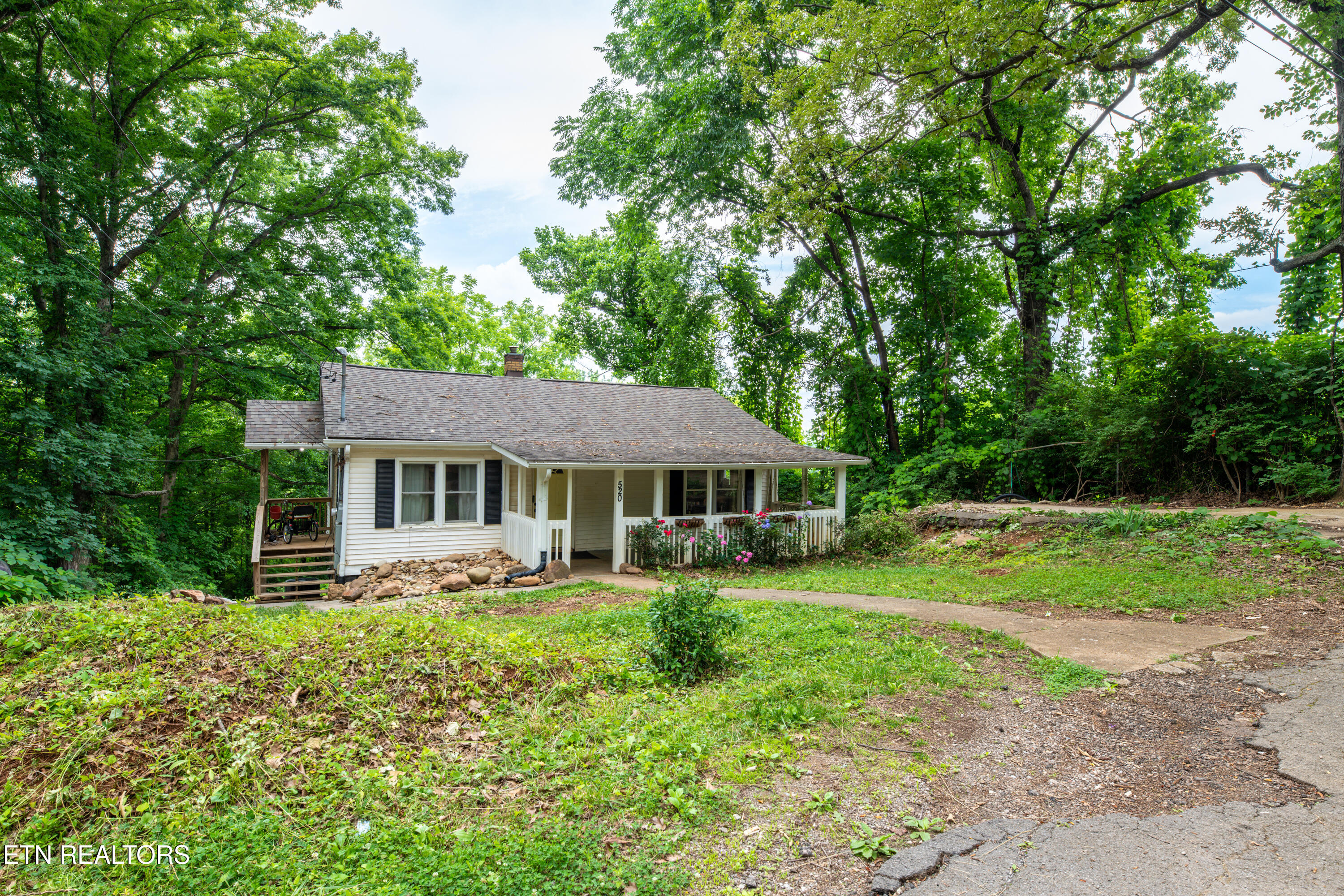 520 Burns Road Knoxville, TN 37914 - Photo 16 of 19 520 Burns Rd-20