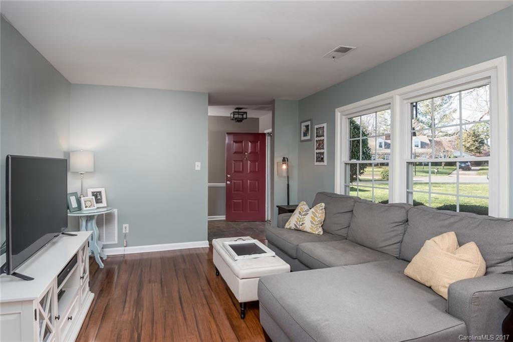 1110 Berry Ridge Road Charlotte, NC 28270 - Photo 3 of 18 Gallery Image 3