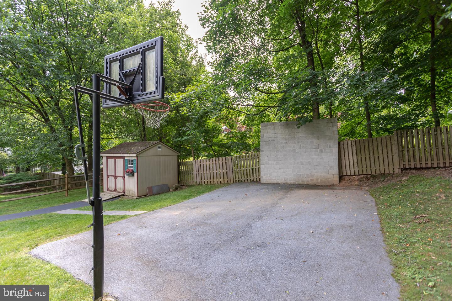 908 Radnor Road Wayne, PA 19087 - Photo 18 of 46