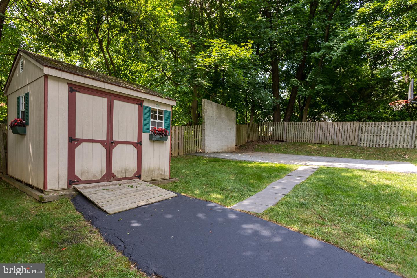 908 Radnor Road Wayne, PA 19087 - Photo 21 of 46