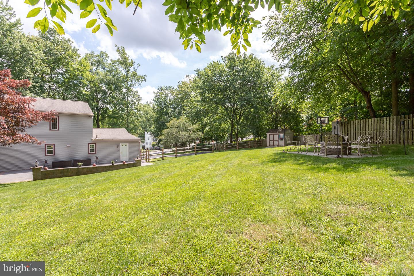 908 Radnor Road Wayne, PA 19087 - Photo 4 of 46