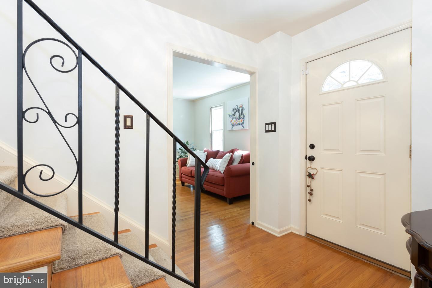 908 Radnor Road Wayne, PA 19087 - Photo 5 of 46