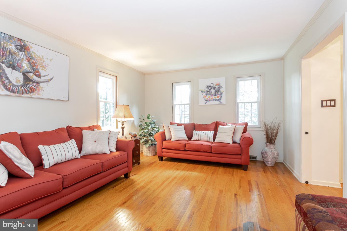 908 Radnor Road Wayne, PA 19087 - Photo 6 of 46