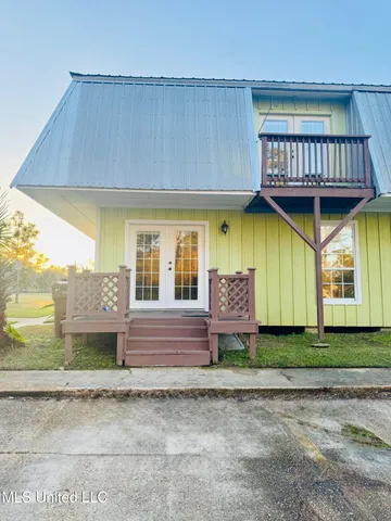 $1,250 | 590 Royal Oak Drive, Unit 1, Pass Christian, MS 39571