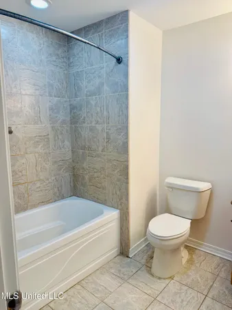 $1,175 | 590 Royal Oak Drive, Unit 1, Pass Christian, MS 39571