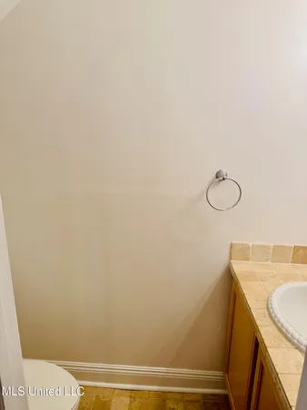 $1,175 | 590 Royal Oak Drive, Unit 1, Pass Christian, MS 39571