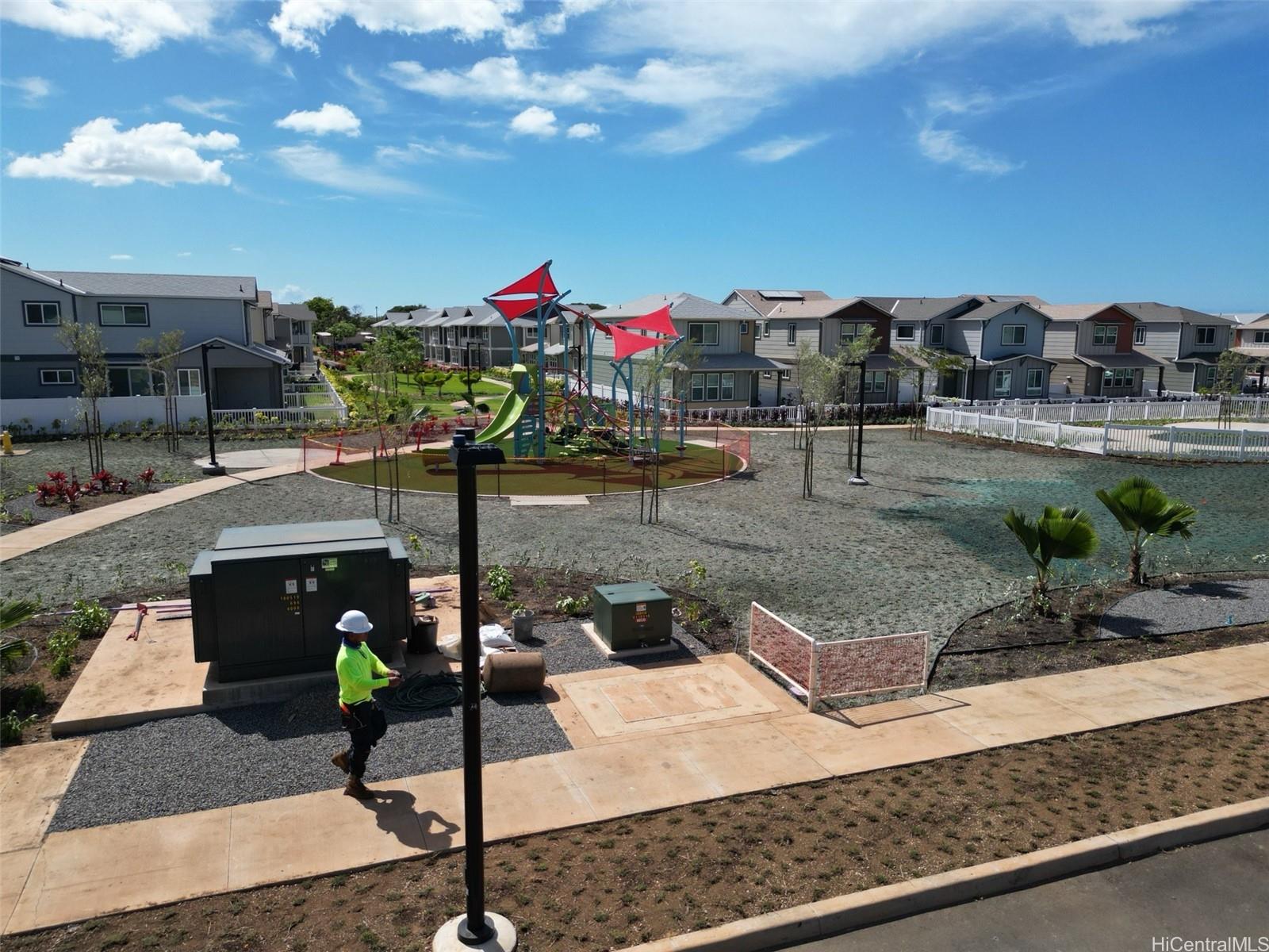 91-1101 Franklin D Roosevelt Avenue, Unit 363 Kapolei, HI 96707 - Photo 21 of 21 a terrace view with sitting space