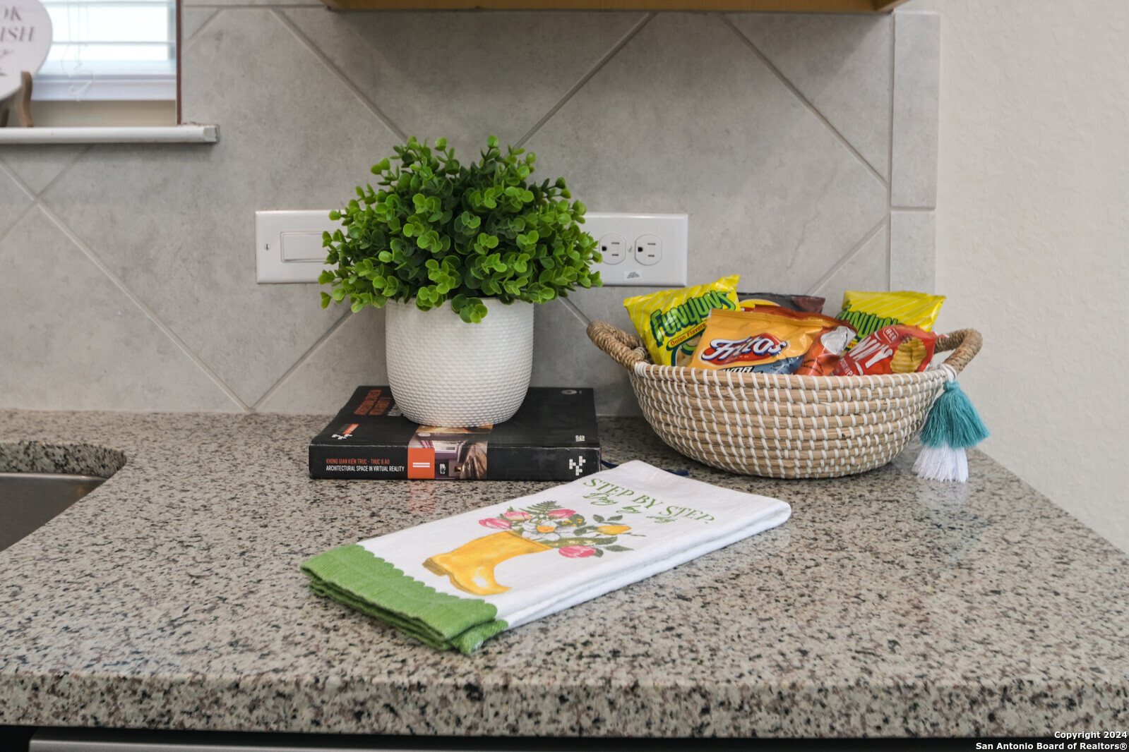 2411 Verona Way San Antonio, TX 78259 - Photo 5 of 22 a living room filled with furniture and a table