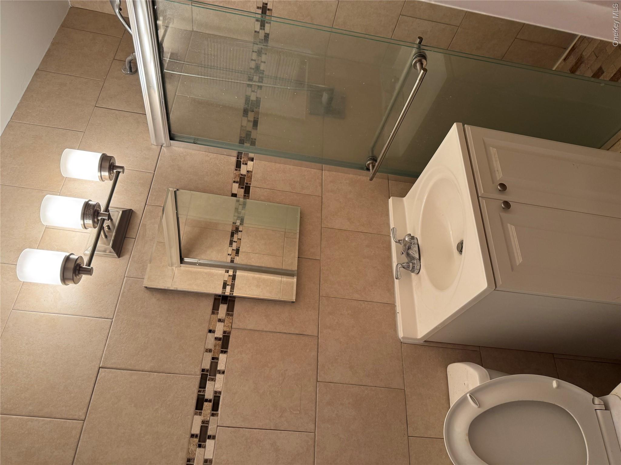 23 Jerome Road Syosset, NY 11791 - Photo 6 of 12 Gallery Image 6