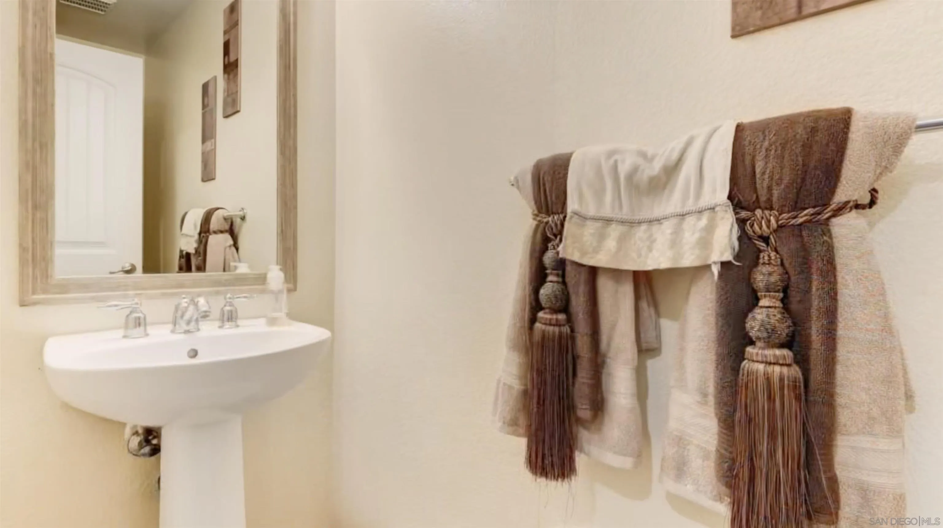 2293 Huntington Point Road, Unit 156 Chula Vista, CA 91914 - Photo 9 of 20 Gallery Image 9