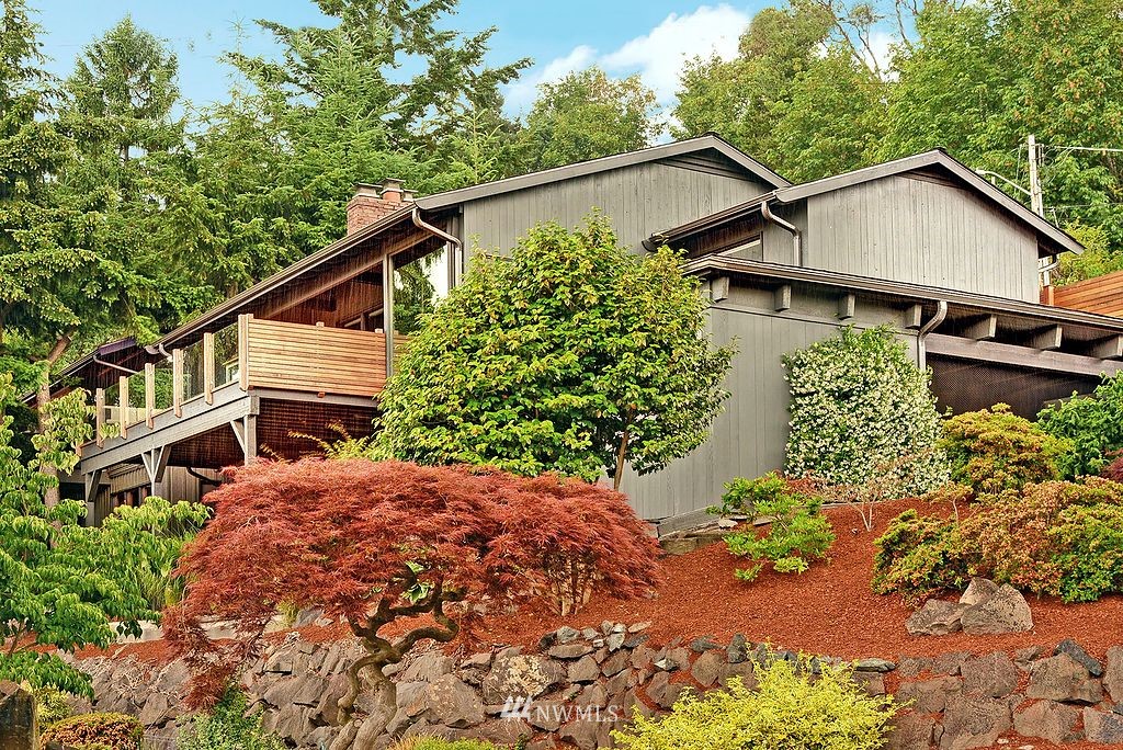 8499 Tillicum Road Southwest Seattle, WA 98136 - Photo 2 of 20