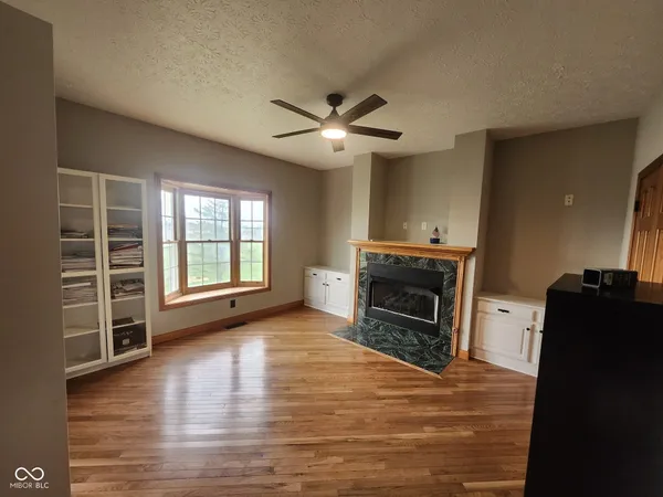 $799,900 | 15411 Highway 9, Hope, IN 47246