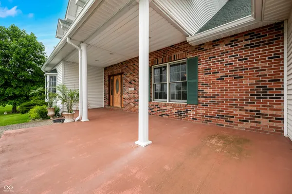 $799,900 | 15411 Highway 9, Hope, IN 47246