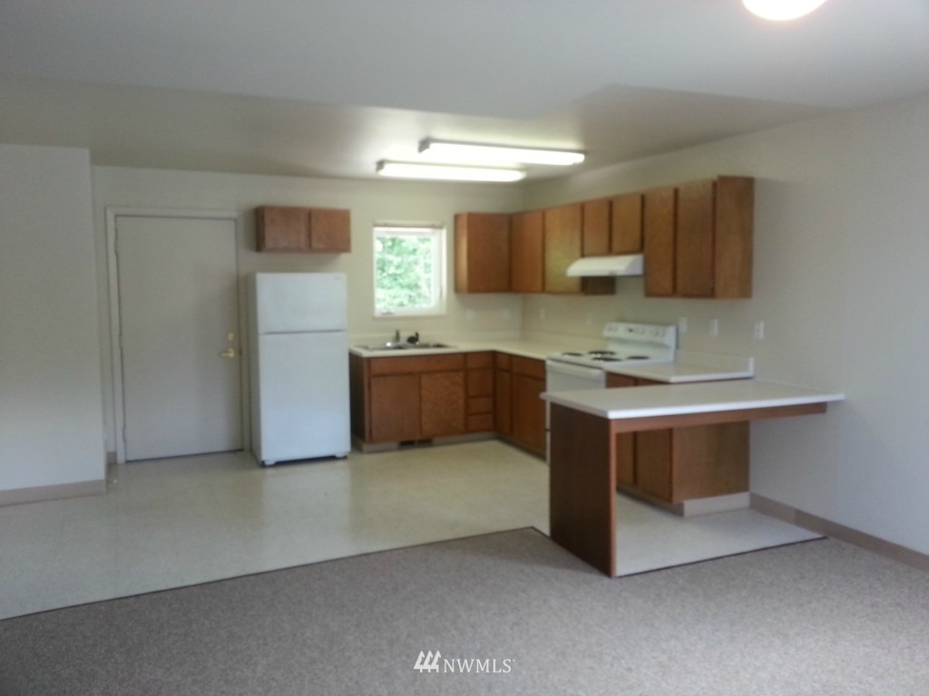 4105 East R Street Tacoma, WA 98404 - Photo 3 of 6